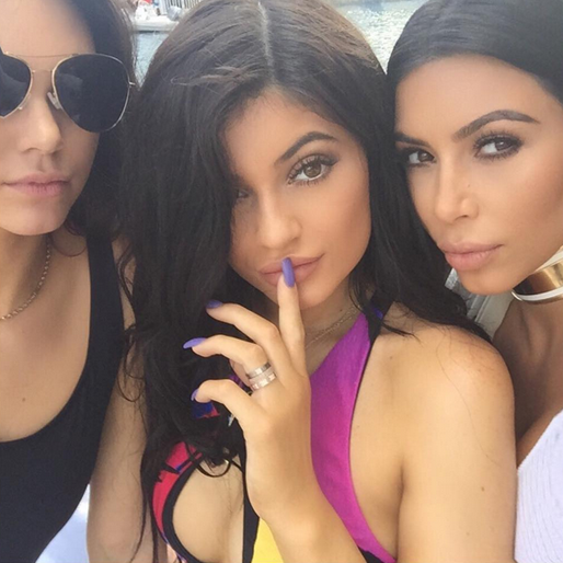 Systrarna Jenner-Kardashian på St Barts. Systrarna Jenner-Kardashian på St Barts.